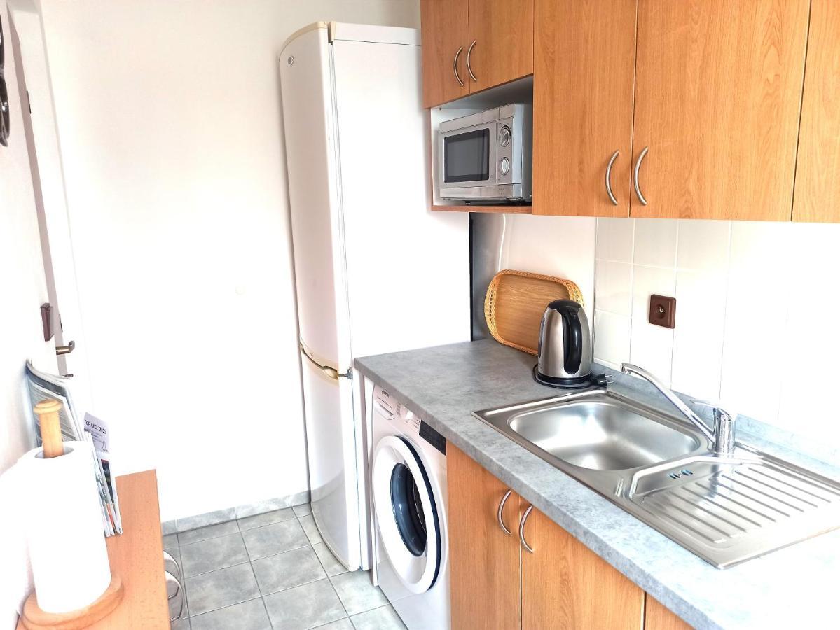 P&P Jicin Apartments - Soukrome 2-3 Luzkove Pokoje S Vlastni Kuchyni A Koupelnou Εξωτερικό φωτογραφία